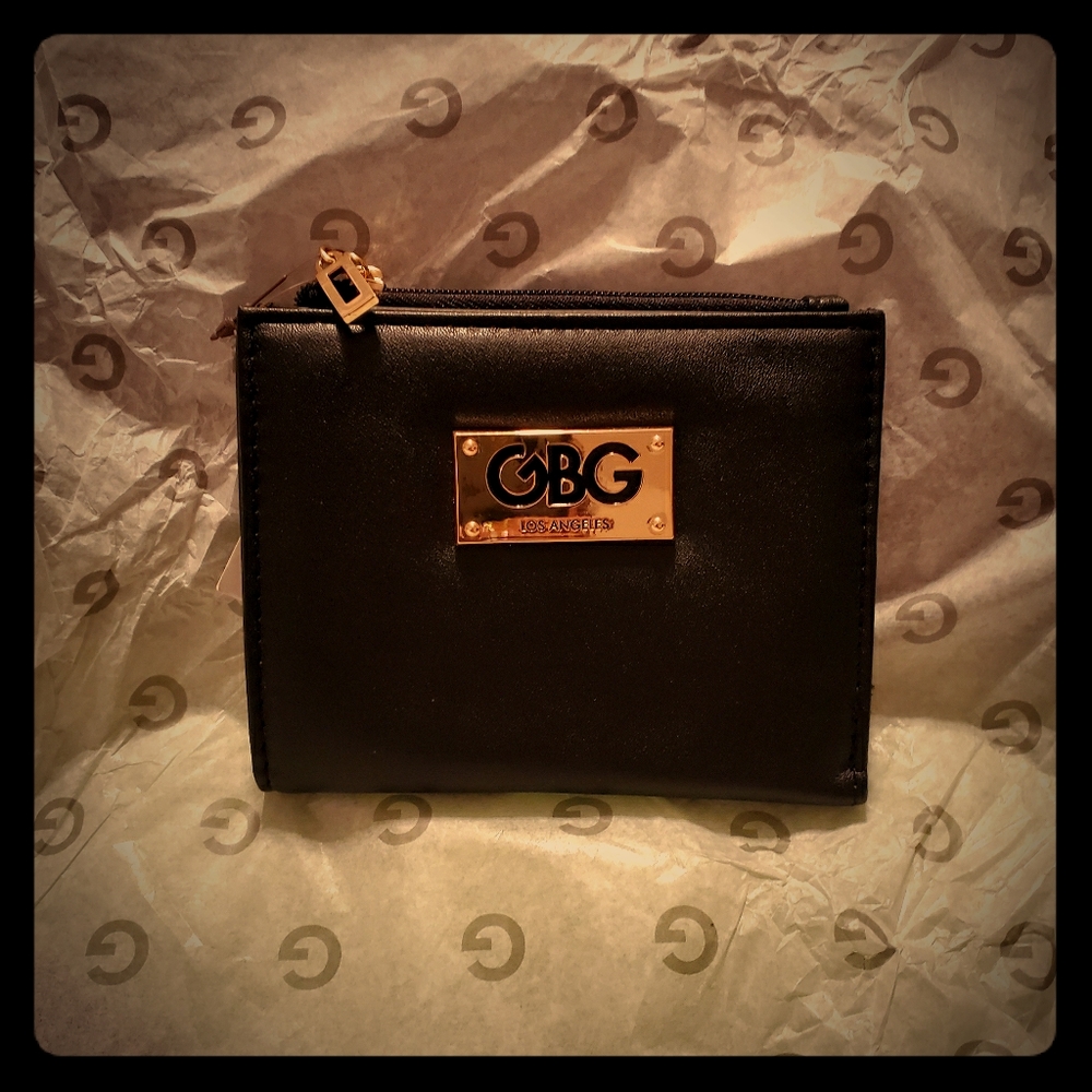 Black billfold walllet.